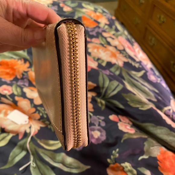 Kate Spade metallic gold wallet. - Picture 5 of 8